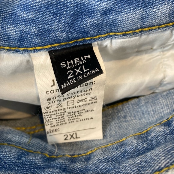 NWOT Shein Baggy Jeans Distressed Denim Pants Plus Size - Picture 3 of 3